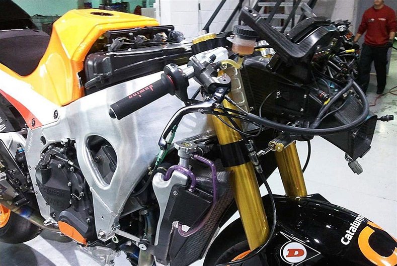 Гоночный мотоцикл Suter MMX Марка Маркеса выставлен на продажу