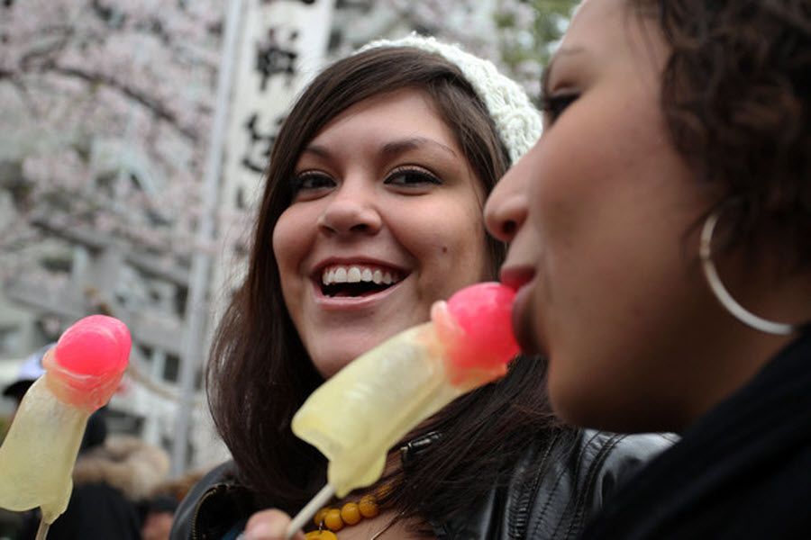 На территории Японии самое масштабное шествие в рамках этого фестиваля было