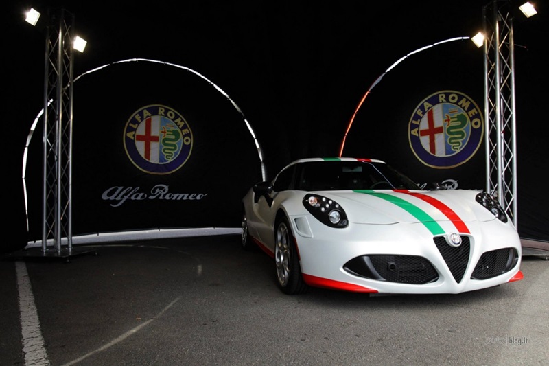 Макс Бьяджи прокатился на Alfa Romeo 4C