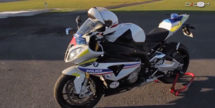 Полицейский мотоцикл BMW S1000RR (французская версия)