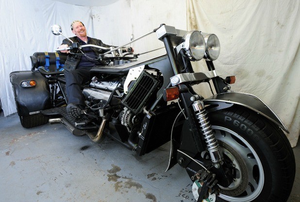 Мотоциклист Ник Прист и его трайк Grunt с двигателем Dodge Charger V8