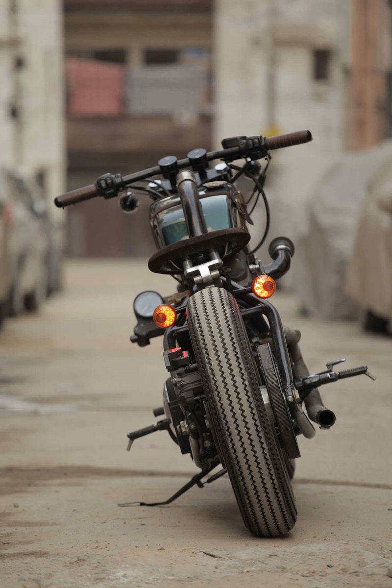 Боббер Harley-Davidson 883