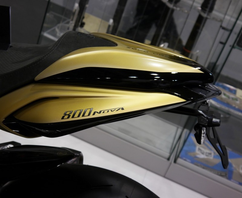 Мотоцикл  MV Agusta B3 Nova с аксессуарами Motocorse