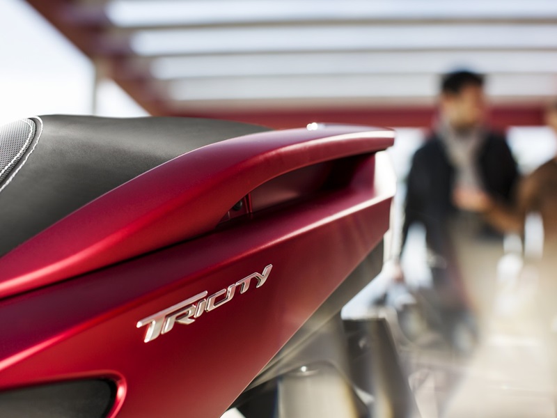 Скутер-трицикл Yamaha Tricity 2014