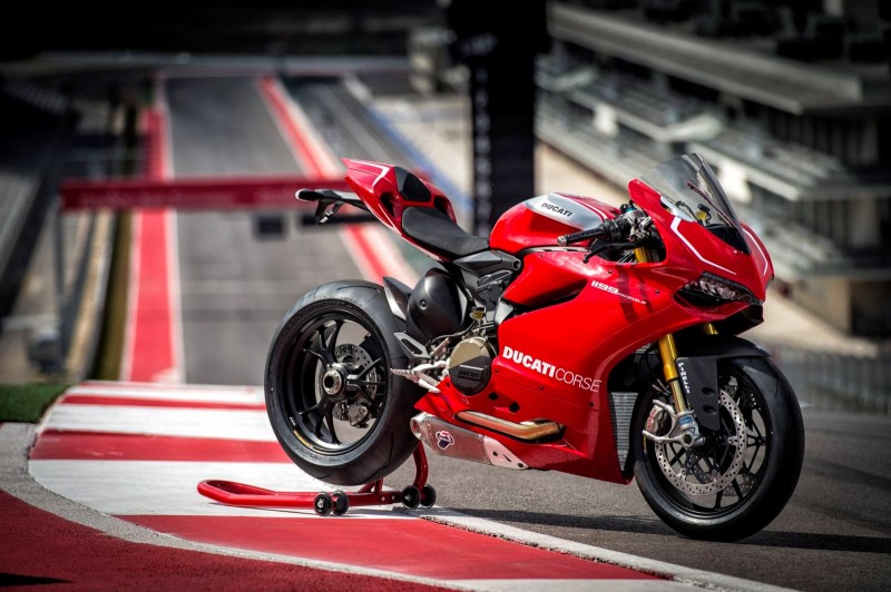 Ducati запустили производство супербайков Ducati 1199 Superleggera (видео)