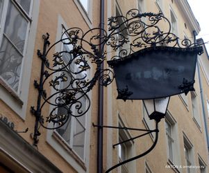 На улицах австрийского Зальцбурга властвует музыка Моцарта