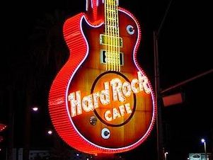 Сетью Hard Rock Cafe завладели воинственные индейцы