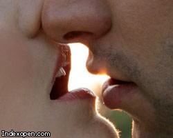 В Египте поцелуи признаны вредными для здоровья