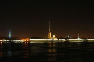 Петербургскую телебашню и Троицкий мост оденут в праздничное одеяние