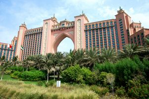 Лучшим отелем на Ближнем Востоке назвали Jumeirah Beach Hotel