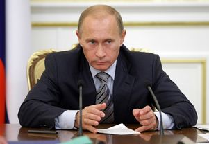 Путин обещал помочь врачам получать сельские надбавки