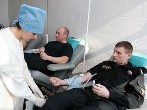 Брянские власти сдали для пострадавших в Домодедово 24 литра крови