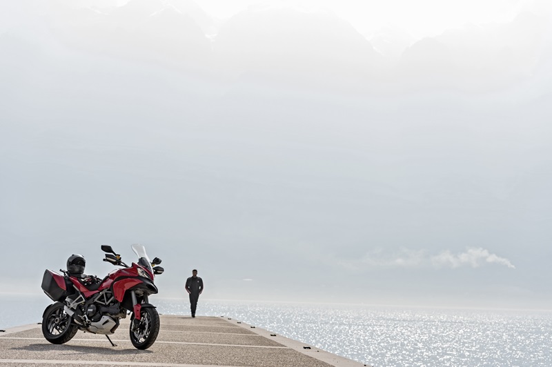 Фото мотоцикла Ducati Multistrada 1200 S Touring D-Air 2015
