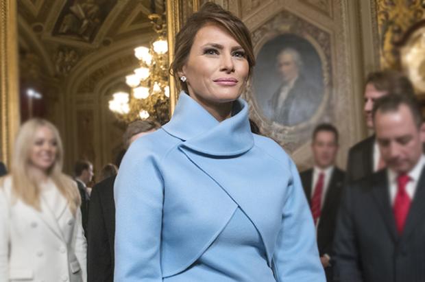 Мелания Трамп вызвала вопросы откровенной шлицей на своем платье