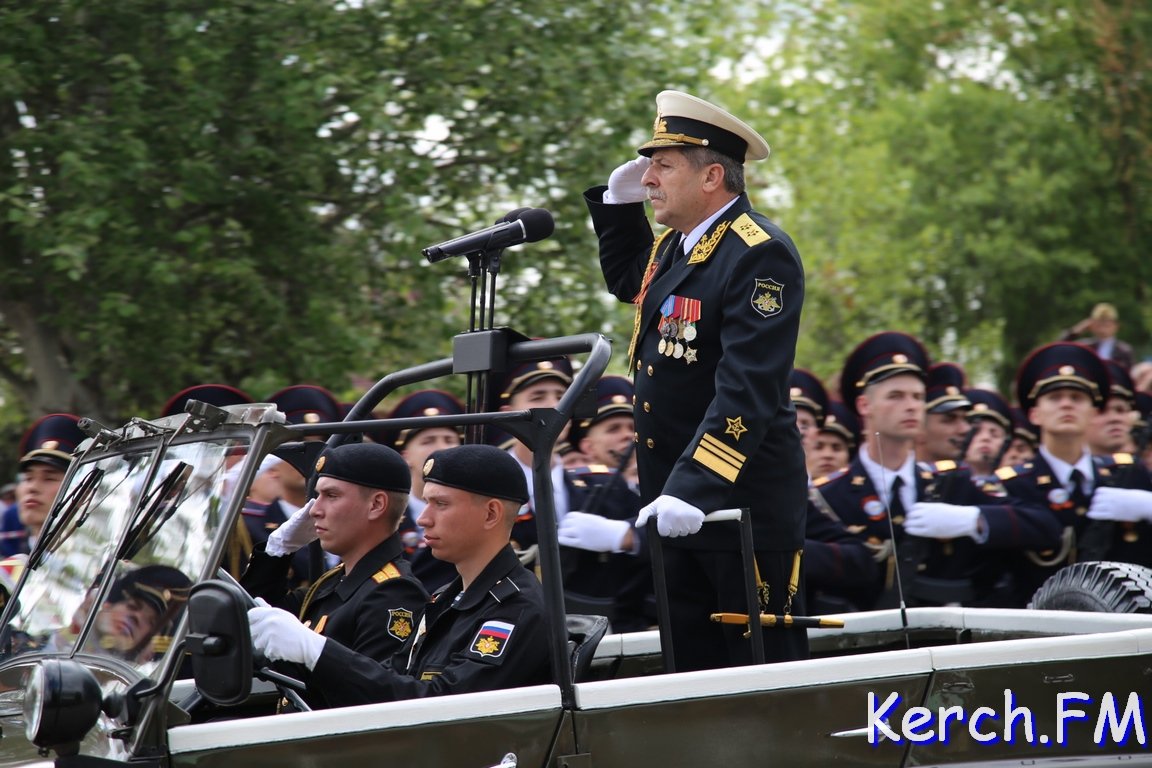 Керчан на военном параде впечатлили зенитные "Триумфы" [фото, видео]
