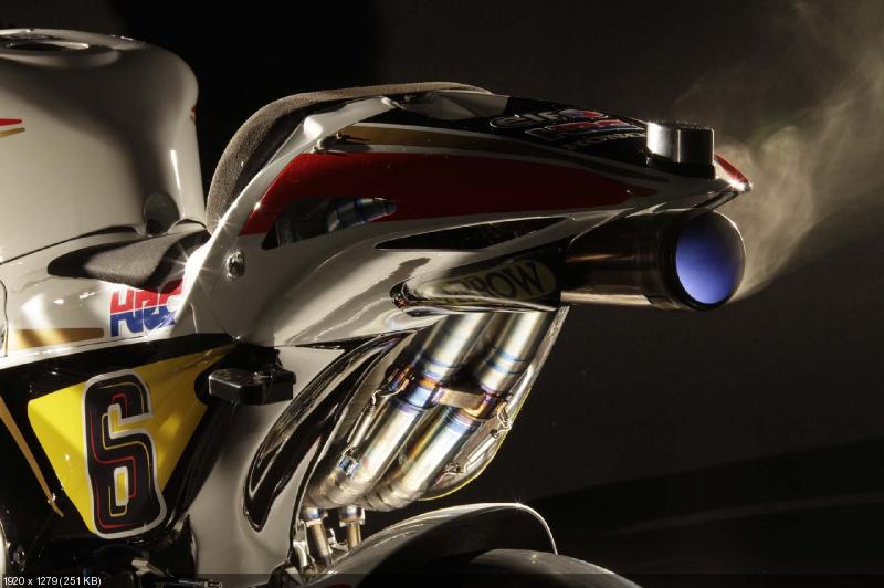 Гоночный спортбайк LCR Honda RC213V 2012